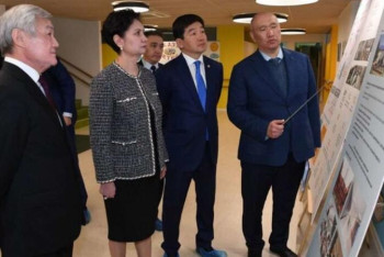 Фотография к новости: Байбек пен Әбдіқалықова Алматыдағы балалар мекемесінде болды
