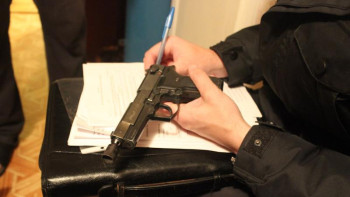 Фотография к новости: Полицияға заңсыз сақталған 1000-ға жуық атыс қаруы тапсырылды