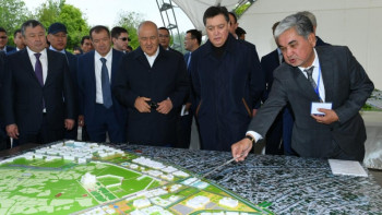 Фотография к новости: Түркістанда әкімшілік-іскерлік орталығында 17 нысан салынуда