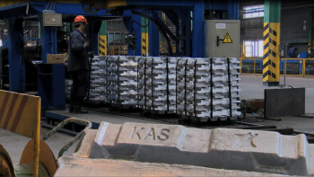 Фотография к новости: Тоқаев Павлодар облысындағы Қазақстан электролиз зауытының жұмысымен танысты