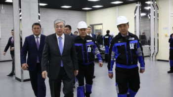 Фотография к новости: Тоқаев Павлодар мұнай-химия зауытында болды