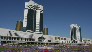 Фотография к новости: Мамин студенттер жатақханасын салуда артта қалып отырған өңірлерді атады