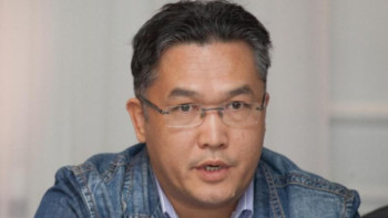 Фотография к новости: Оппозиция арасында бірін-бірі қаралау басым болып тұр – Расул Жұмалы