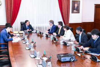 Фотография к новости: Мамин Chevron өкілімен мұнай-газ машинасын жасау болашағын талқылады 