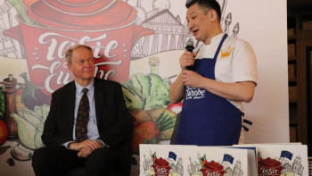 Фотография к новости: Қазақстандық аспаздың «Еуропа дәмін сезін» кітабы жарық көрді