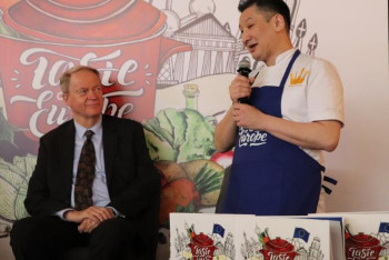 Фотография к новости: Қазақстандық аспаздың «Еуропа дәмін сезін» кітабы жарық көрді