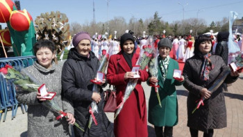 Фотография к новости: Қазақстанда көпбалалы отбасыларға пәтер беру басталды