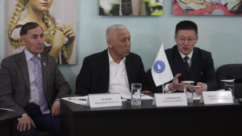 Фотография к новости: ҚХА мүшелері сессия тақырыбын талқылады