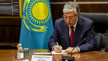 Фотография к новости: Тоқаев 300 мың қол жинап, президенттікке кандидат ретінде тіркелді