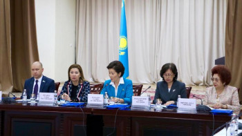 Фотография к новости: Nur Otan еліміздегі әрбір мектепте IT-сыныптар ашуға мүмкіндік жасап отыр