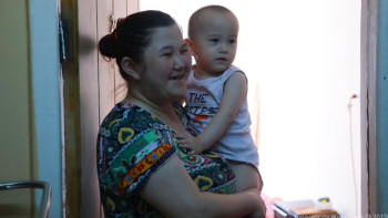 Фотография к новости: Тек төлқұжат өткіздім – көмек алған 4 балалы ана