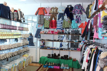 Фотография к новости: Қарағанды облысында тегін әлеуметтік дүкен жұмыс істеп тұр