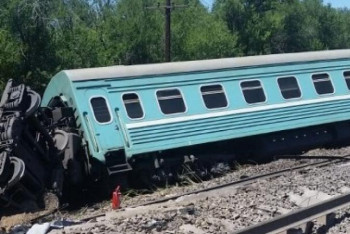 Фотография к новости: Ақмола облысында пойыздың 8 вагоны аударылып қалды