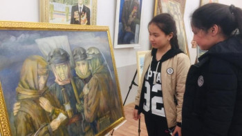 Фотография к новости: Қарағандыда «Мамыр калейдоскопы» көрмесі ашылды