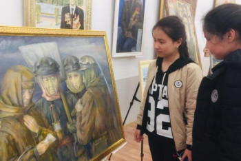 Фотография к новости: Қарағандыда «Мамыр калейдоскопы» көрмесі ашылды