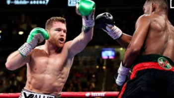 Фотография к новости: "Канело" америкалық боксшы Дэниэл Джейкобсты ұпай санымен жеңді