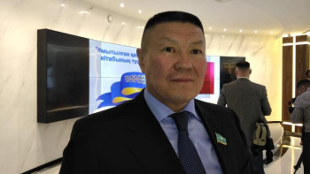 Фотография к новости: Бақытбек Смағұл: Әруаққа тағзымды саяси ойынға айналдыруға болмайды