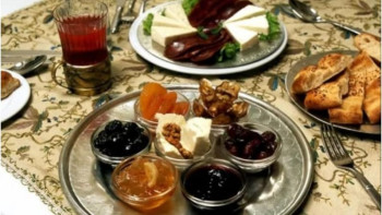 Фотография к новости: Жандарбек Бекшин: Оразадағы ас мәзірі туралы