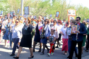 Фотография к новости: Атырауда "Мәңгілік данқ" шеруіне 200 адам қатысты 