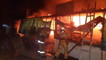 Фотография к новости: Ақтөбеде орталық базар өртенді