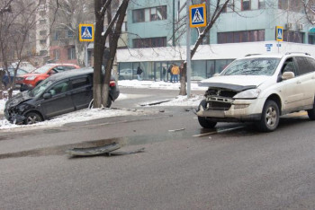 Фотография к новости: Алматыда жаяу жүргінші жолағы маңында адамды көлік қақты