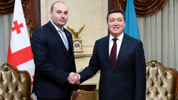 Фотография к новости: Асқар Мамин Грузия Премьер-министрі Мамука Бахтадземен кездесті