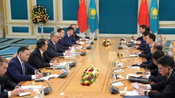 Фотография к новости: Тоқаев ҚХР Мемлекеттік кеңесі премьерінің орынбасарын қабылдады