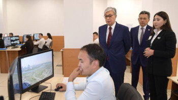 Фотография к новости: Мемлекет басшысы «Ikomek109» орталығының жұмысымен танысты