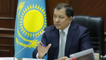 Фотография к новости: Ноғаев білім беру саласы қызметкерлерін аттестациядан өткізуді тапсырды