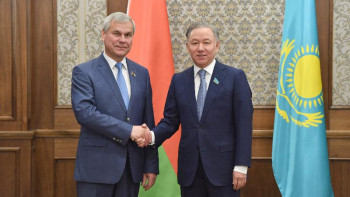 Фотография к новости: Нығматулин Бішкекте ҰҚШҰ елдері Парламенті өкілдерімен кездесті 