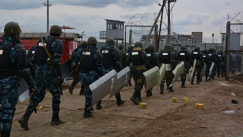 Фотография к новости: Тәжікстан колониясында сотталушылар бүлік шығарып, 30-ға жуық адам мерт болды