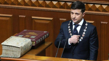 Фотография к новости: Президент қызметіне жаңа кіріскен Зеленский парламентті таратты 