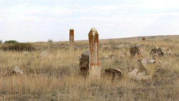 Фотография к новости: Ақтөбеде тарихи ескерткіштерге белгі қойылады
