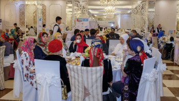 Фотография к новости: БАӘ елшілігі көпбалалы аналарға ауызашар берді