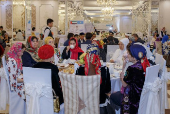 Фотография к новости: БАӘ елшілігі көпбалалы аналарға ауызашар берді