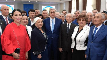 Фотография к новости: Қазақстан Президенті Ақтөбе облысының жұртшылығымен кездесті