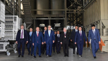 Фотография к новости: Мемлекет басшысы Ақтөбедегі индустриялды аймақтың жұмысымен танысты