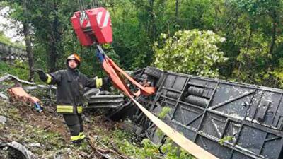 Италияда туристер мінген автобус аударылды: Ішінде ҚР азаматтары бар