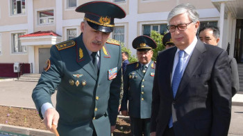 Фотография к новости: Мемлекет басшысы Ұлттық гвардияның әскери бөліміне барды