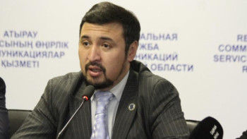 Фотография к новости: Пара ретінде  Toyota Camry алды деген күдікпен директор қамалды