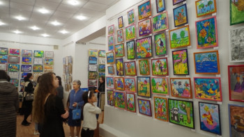 Фотография к новости: Қарағандыда «Шығармашылықтың ғажайып әлемі» атты көрме ашылды