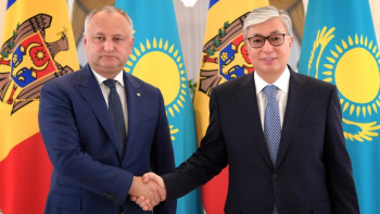 Фотография к новости: Тоқаев Молдова Президенті Игорь Додонмен кездесті