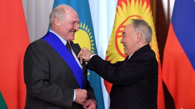 Елбасы  Беларусь президентіне «Назарбаев» орденін табыс етті