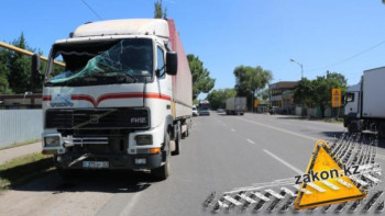 Фотография к новости: Алматыда автобус пен жүк көлігі соқтығысты