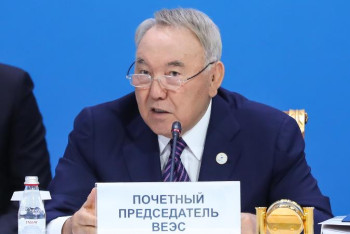 Фотография к новости: Назарбаев: Біз әскери киімдерді импорттаймыз. Ұят 