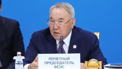 Назарбаев: Біз әскери киімдерді импорттаймыз. Ұят 