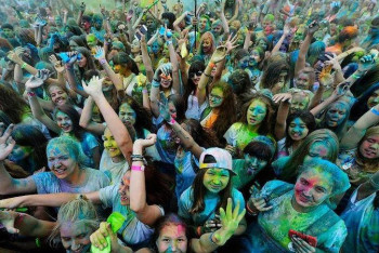 Фотография к новости: Өскеменде Балалар күніне 200 литр сусын бәйгеге тігіледі