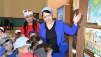 Фотография к новости: Түркістанда "Қасиетті шаһар – балалар көзімен" фотокөрмесі өтті