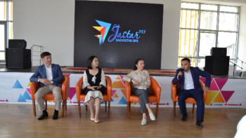 Фотография к новости: Қызылордада «Қазақстандағы 100 жаңа есім» жеңімпаздары жастармен кездесті