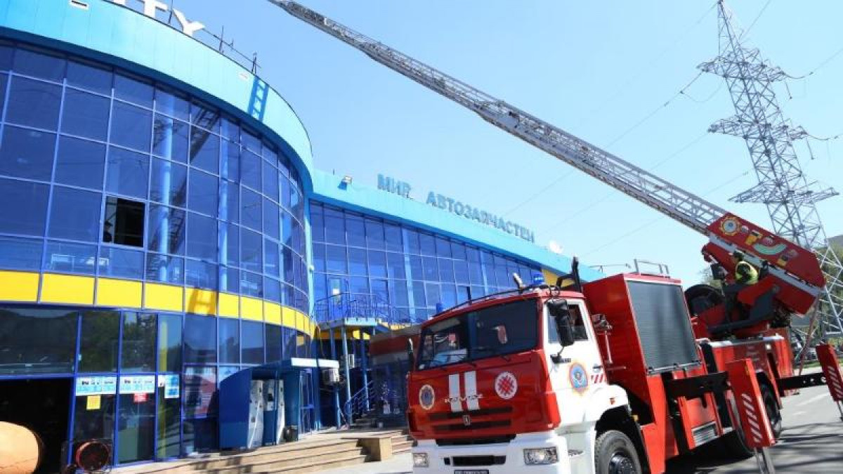 Алматыдағы сауда орталығынан 600 адам қауіпсіз жерге көшірілді